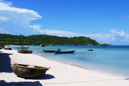 8 best beaches attract foreign tourists in Vietnam