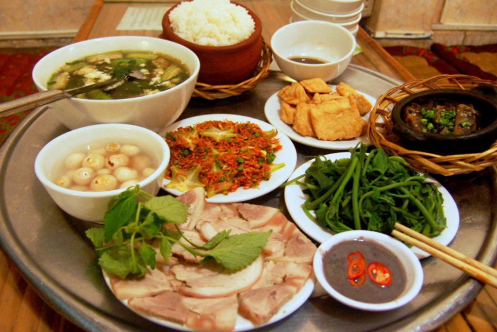 Vietnamese Food Culture: From Street Eats to Royal Feasts