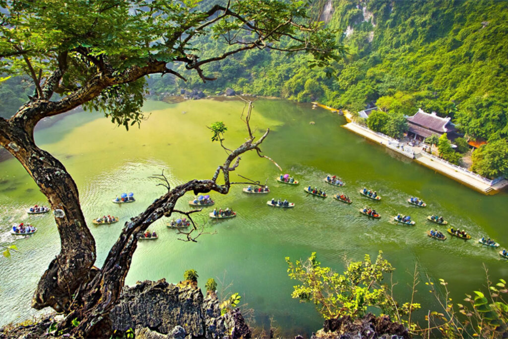 Trang An Scenic Landscape Complex for Wonderful Ninh Binh Honeymoon Packages