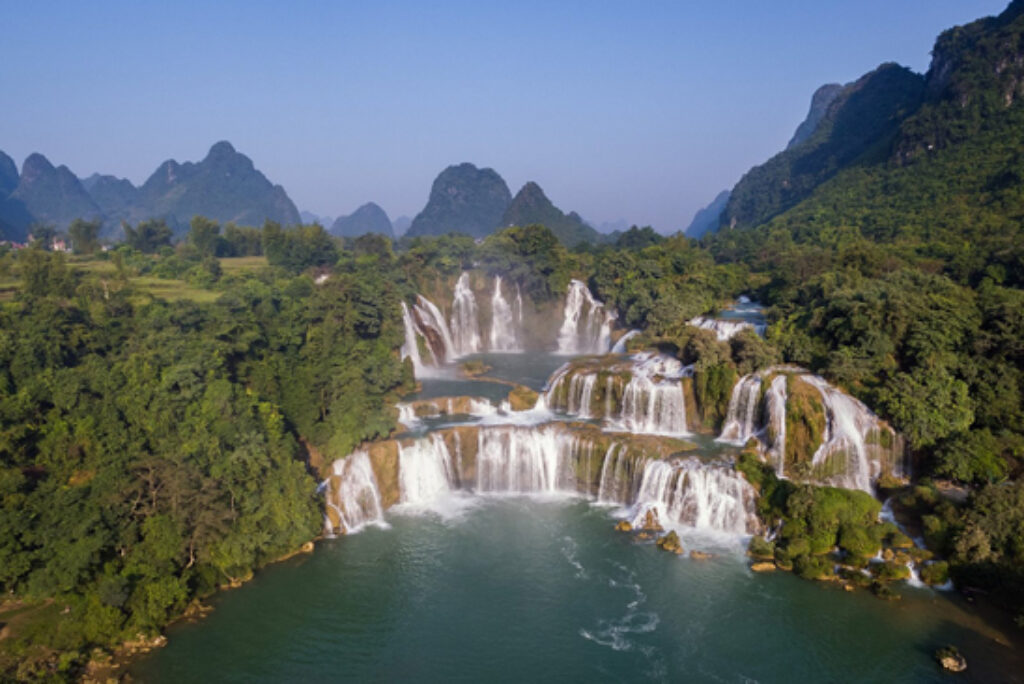 Ban Gioc Waterfall and Nguom Ngao Cave – Wonderful Sights of Nature in Cao Bang Vietnam