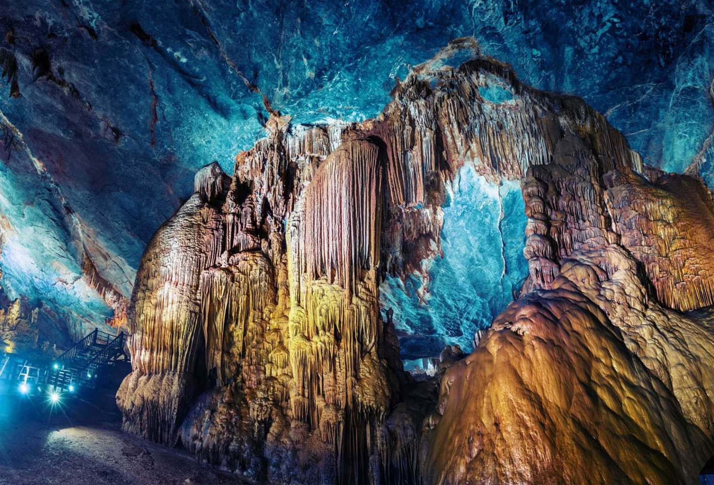 Paradise Cave in Quang Binh, Vietnam