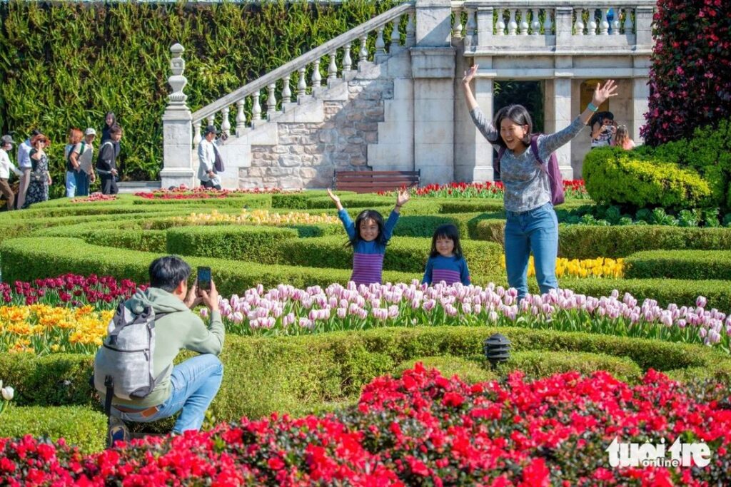 Spring festival filled with flowers at Ba Na Hills