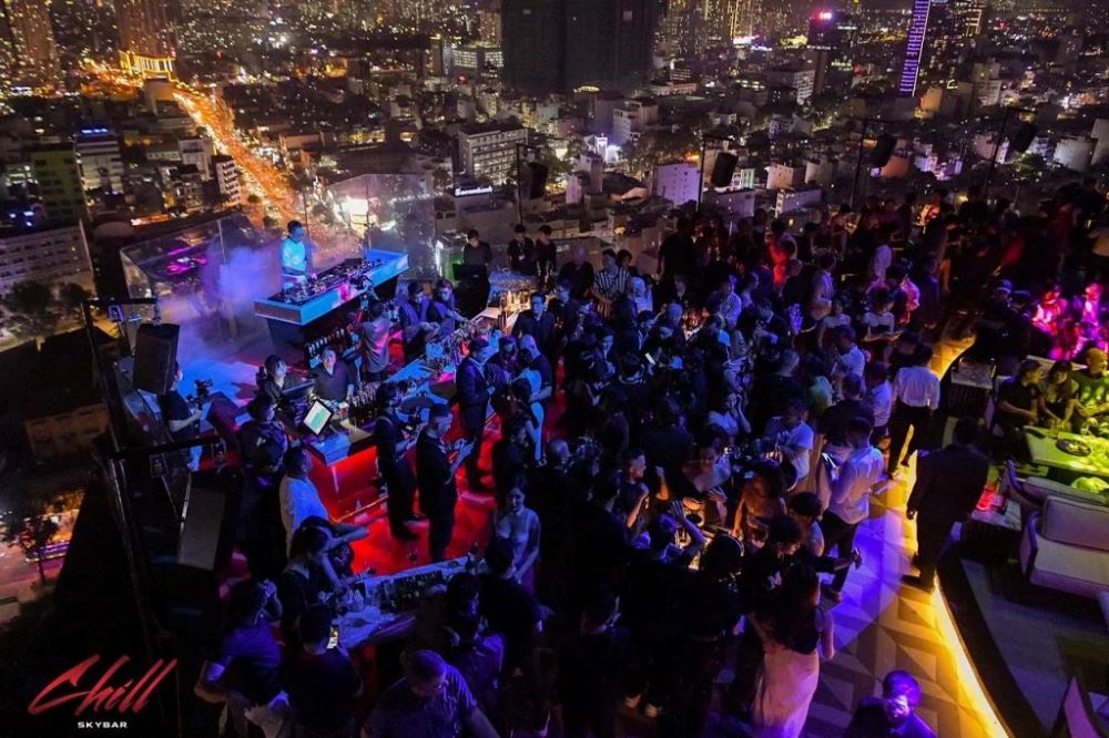 Chill Skybar: A Symphony of Lights and Beats
