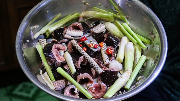 Snakes are also processed into many delicious dishes