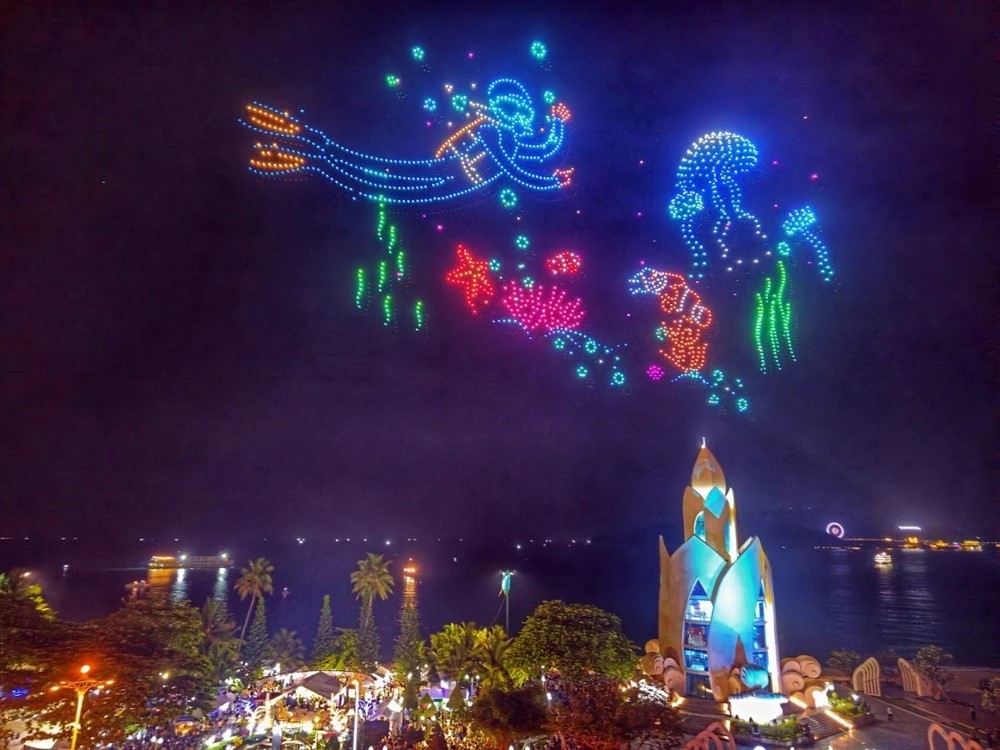 Ever Glamor Nha Trang 2024 : Nha Trang Bay of Lights Festival 