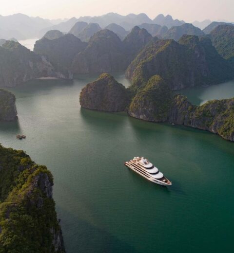 Yacht Halong Bay for Awesome Sailing Experience to Please All Vacationers